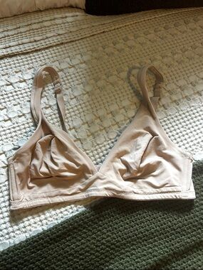 Calvin Klein Nude seamless Bra- Comfortable Everyday Support
